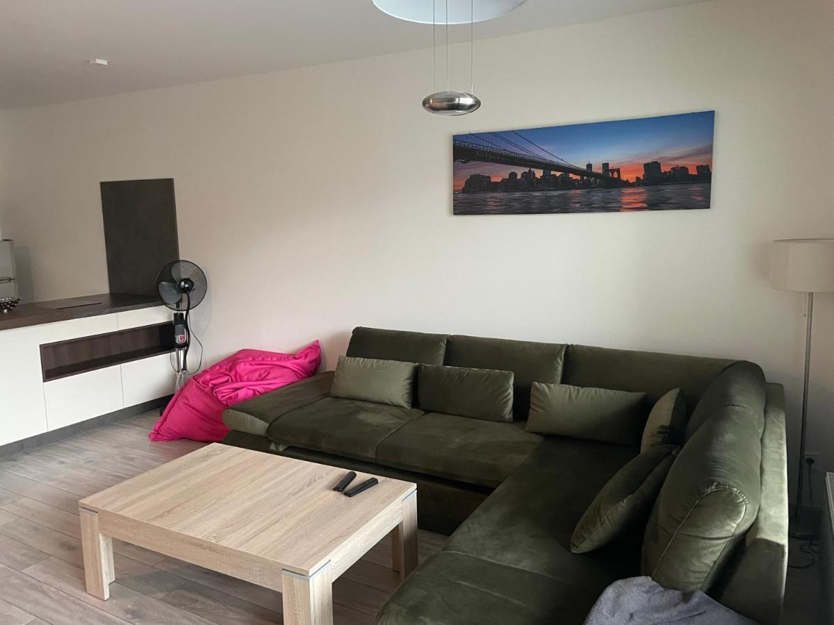 Garden Apartman Radnica - Private Parking Included Kosice Luaran gambar