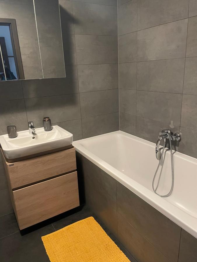 Garden Apartman Radnica - Private Parking Included Kosice Luaran gambar