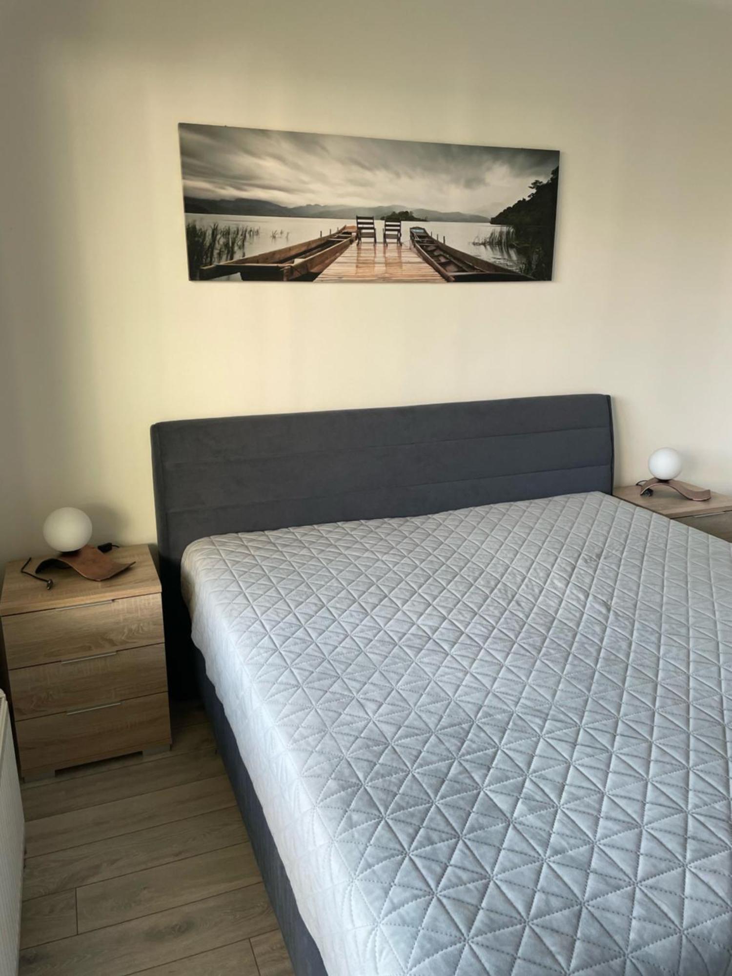 Garden Apartman Radnica - Private Parking Included Kosice Luaran gambar
