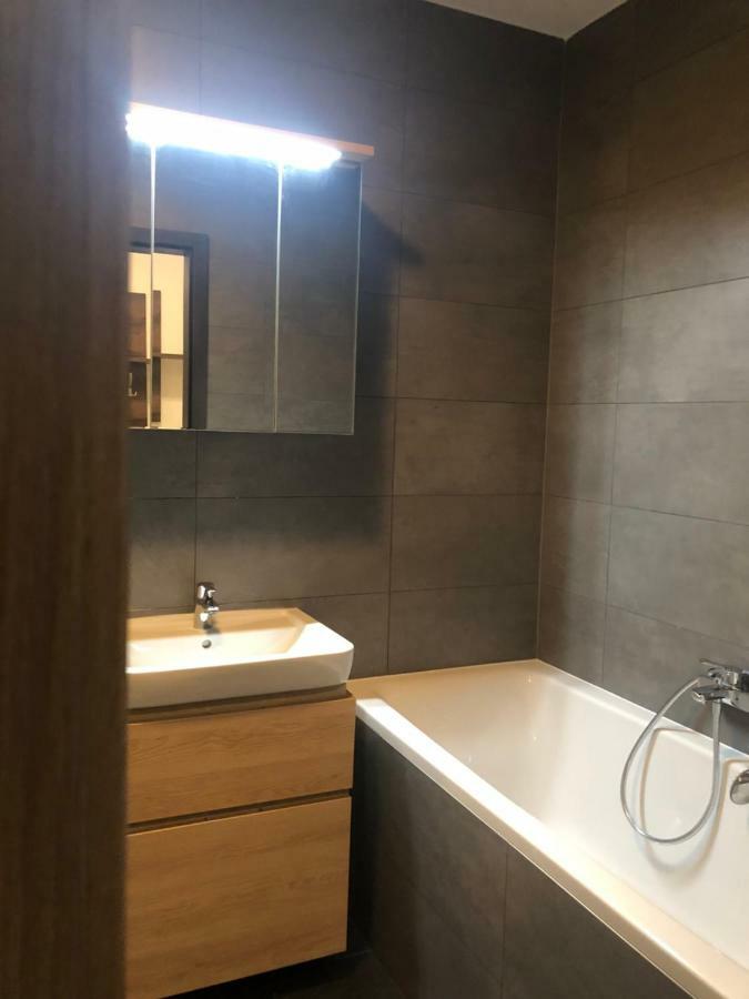 Garden Apartman Radnica - Private Parking Included Kosice Luaran gambar